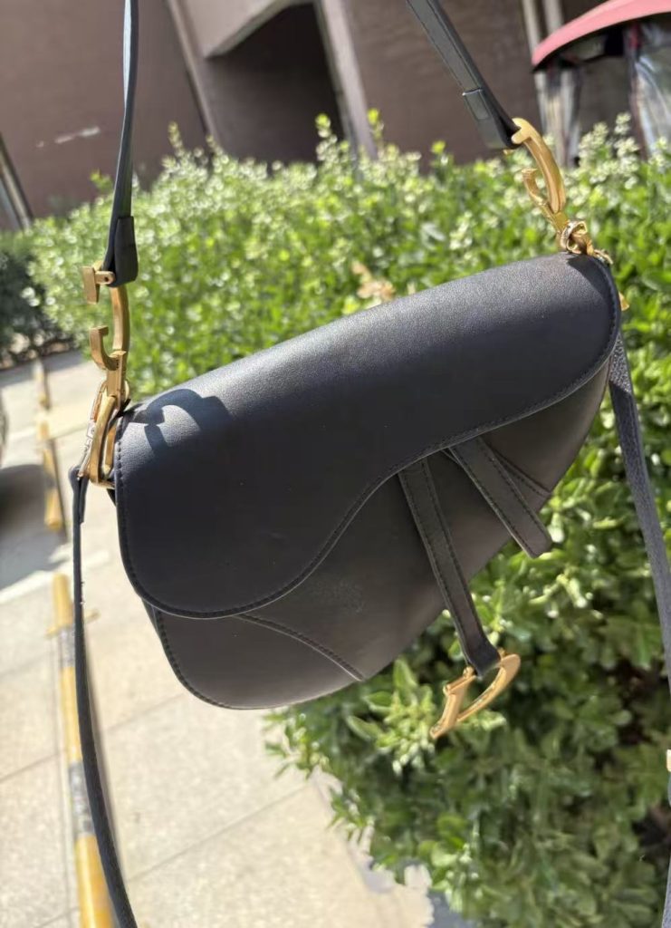 디올 새들 미디엄 백 블랙 카프스킨【매장390만원대】 상세 이미지