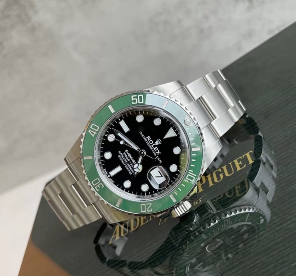롤렉스 서브마리너 데이트 오이스터, 41mm, 오이스터스틸【매장1800만원대】