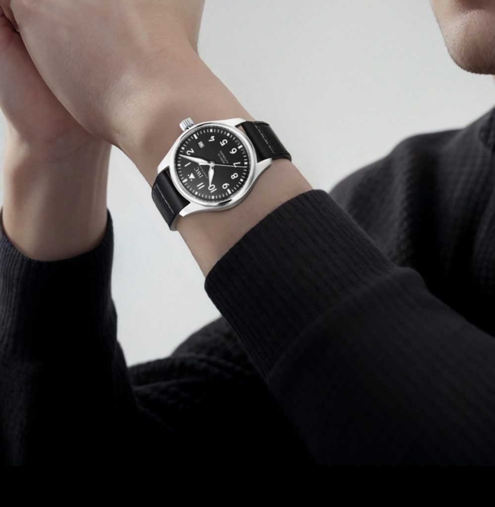 IWC 파일럿 오토매틱 블랙 다이얼 남성 시계 사이즈 40mm 【매장1,500만원대】 상세 이미지