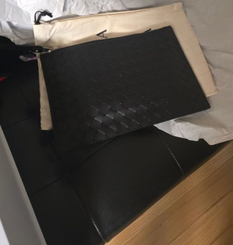 보테가베네타 25SS 보테가베네타 인트레치아토 파우치 블랙 브라운【매장200만원대】