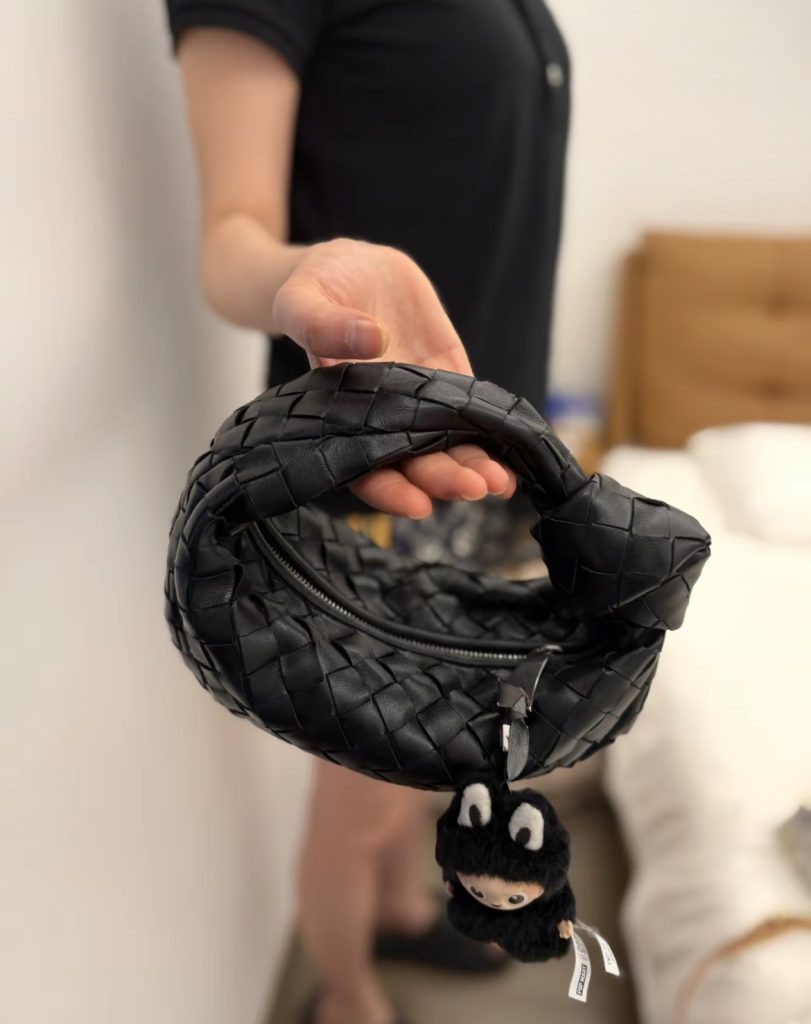 보테가베네타 미니 조디백 블랙【매장440만원대】